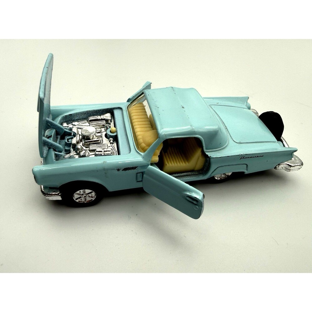 MOTORMAX Ford Thunderbird 1956 1:24 Diecast Car Light Blue Collectors Edition